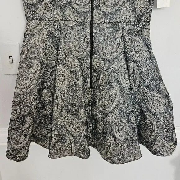 NWT Alice + Olivia Anette Metallic Paisley V-neck Party Dress | 12 - Picture 10 of 11